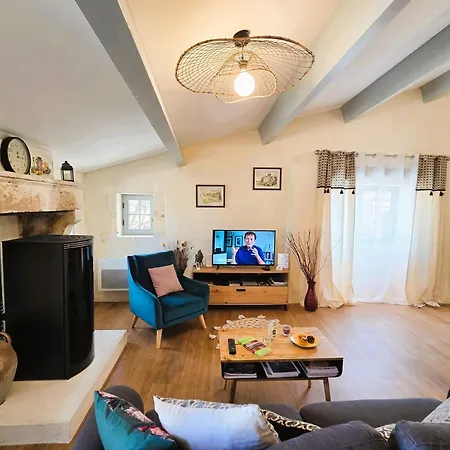 Feriehus Fleurs De Vigne, Charentais Au Grand Coeur *