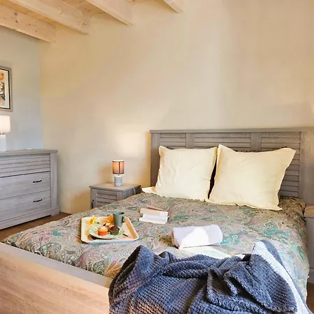 Fleurs De Vigne, Charentais Au Grand Coeur Feriehus Bouteville