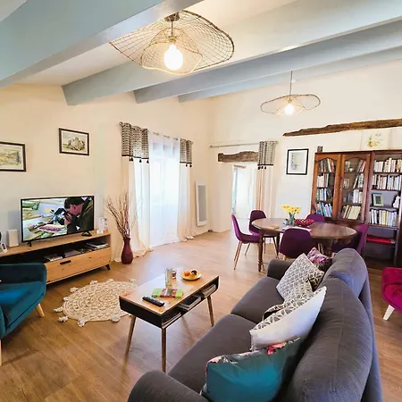 Feriehus Fleurs De Vigne, Charentais Au Grand Coeur