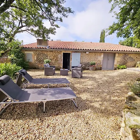 Feriehus Fleurs De Vigne, Charentais Au Grand Coeur Bouteville