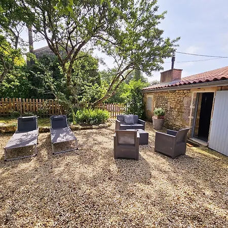 Fleurs De Vigne, Charentais Au Grand Coeur Bouteville