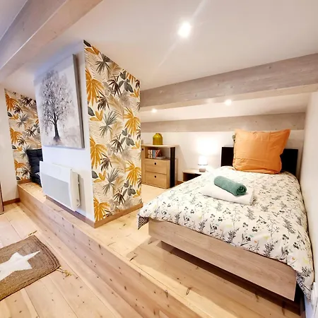 Fleurs De Vigne, Charentais Au Grand Coeur Bouteville