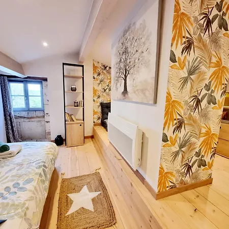 Feriehus Fleurs De Vigne, Charentais Au Grand Coeur *