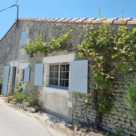 Feriehus Fleurs De Vigne, Charentais Au Grand Coeur *