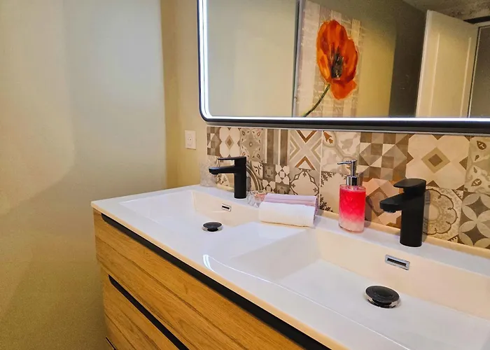 Fleurs De Vigne, Charentais Au Grand Coeur *