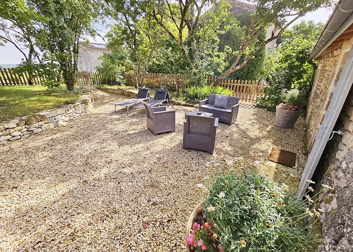 Сasa de vacaciones Fleurs De Vigne, Charentais Au Grand Coeur