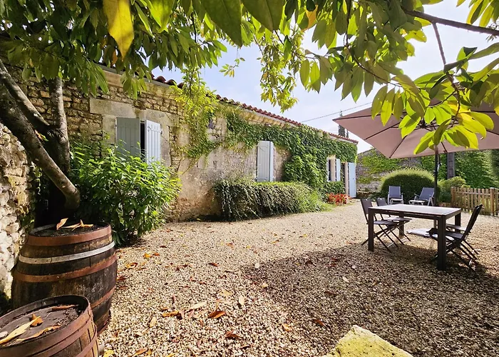 Fleurs De Vigne, Charentais Au Grand Coeur Сasa de vacaciones *