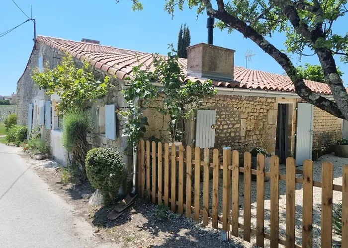 Fleurs De Vigne, Charentais Au Grand Coeur Сasa de vacaciones