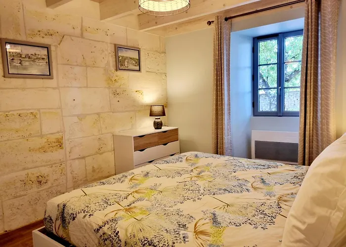 Fleurs De Vigne, Charentais Au Grand Coeur *