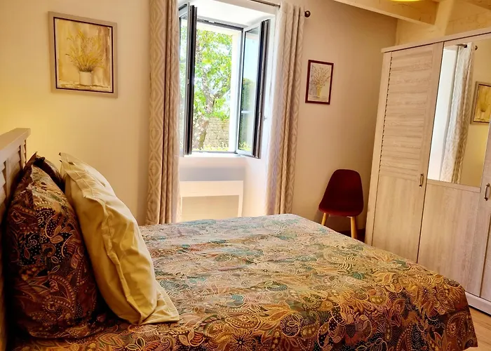 Сasa de vacaciones Fleurs De Vigne, Charentais Au Grand Coeur Bouteville