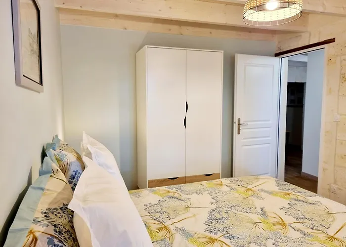 Fleurs De Vigne, Charentais Au Grand Coeur Bouteville