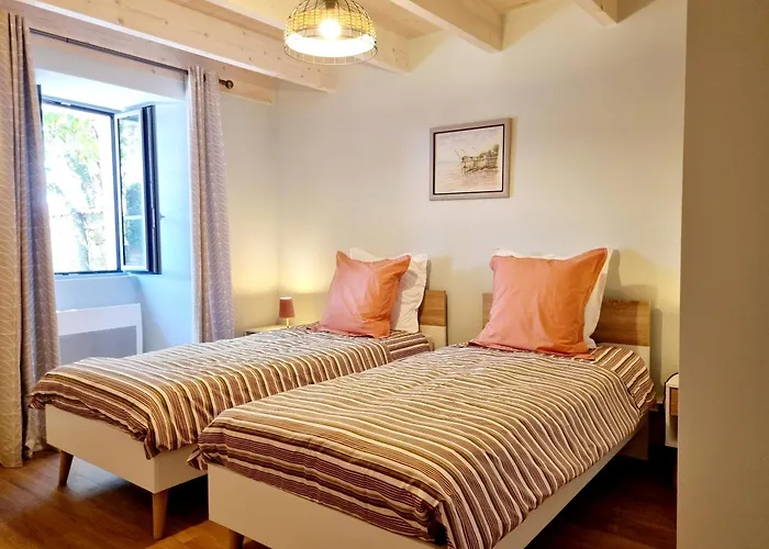 Сasa de vacaciones Fleurs De Vigne, Charentais Au Grand Coeur