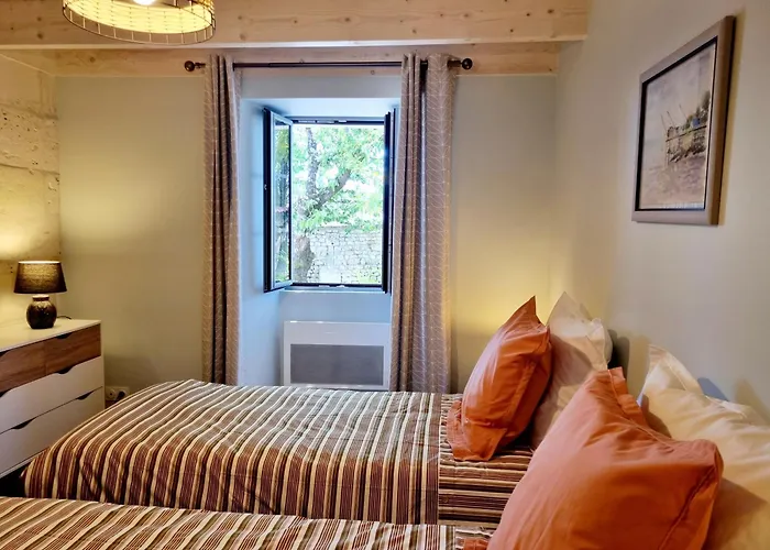 Fleurs De Vigne, Charentais Au Grand Coeur *